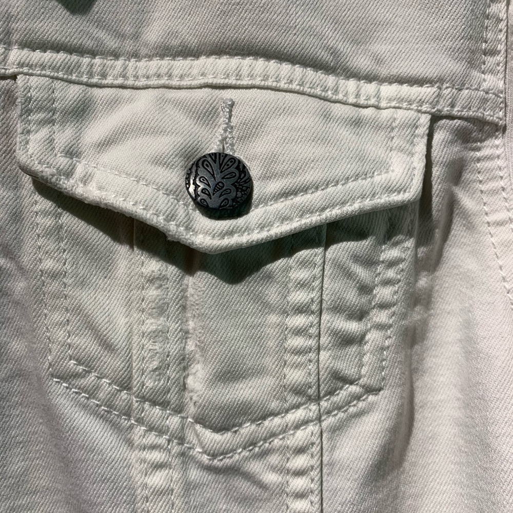Denim Jacket⚫️ - Picture 2 of 4